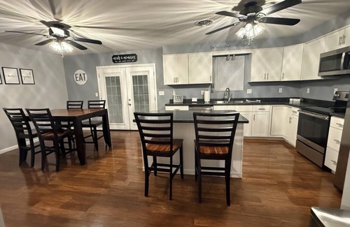 Bastian Casa | Welcoming "Home Away from Home" 3-bedroom/2-bath in Bastian