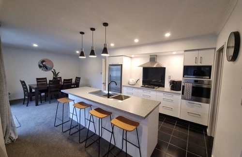 Rolleston Casa | Home Away From Home - Rolleston