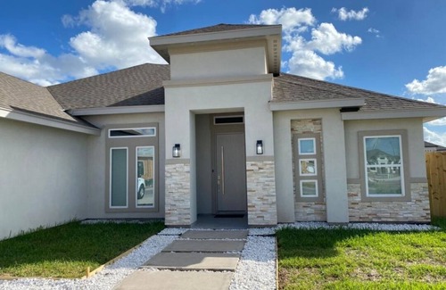 Olmito Casa | Home Away From Home