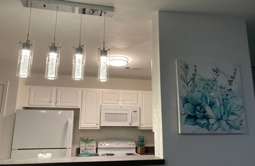 High Point Condominio | HOME AWAY FROM HOME- 2 Miles From HPU & Fnt Market!