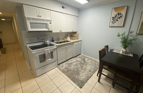 Port Arthur Condominio | Home away from home... with a view!!!