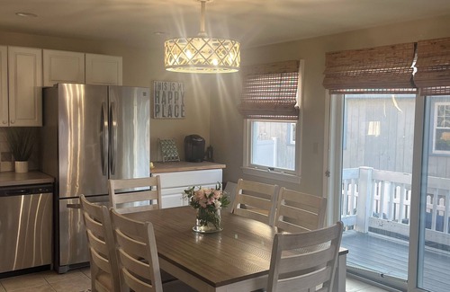 Green Harbor-Cedar Crest Casa | Home by the Sea and 1 minute walk to the beach