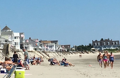 Green Harbor-Cedar Crest Casa | Home by the Sea and 1 minute walk to the beach