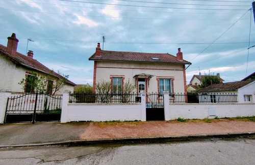 Auxerre Casa | Home - Champoulains - Séjour à Auxerre