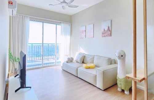 Bandar Perda Apartamento | Home Cinema - BM City Centre - 4km to Icon City at The Metropol Muji Style Apartment