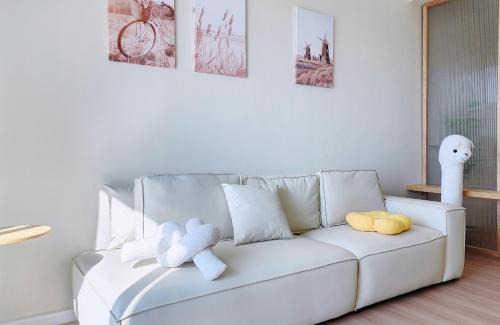 Bandar Perda Apartamento | Home Cinema - BM City Centre - 4km to Icon City at The Metropol Muji Style Apartment