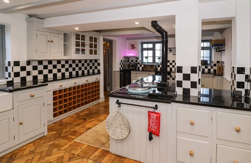 Priors Marston Cabaña | HOME FARM COTTAGE, family friendly in Napton-On-The-Hill
