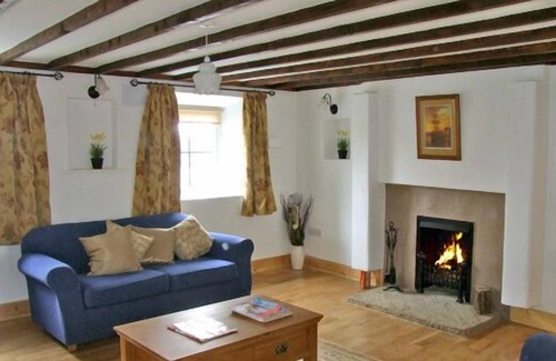 Gusserane Cabaña | HOME FARM COTTAGE, pet friendly in Campile, County Wexford