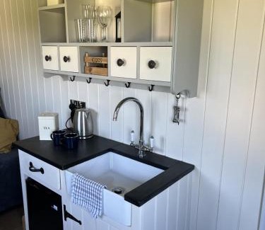 Lacey Green Otro | Home Farm Shepherds Hut with Firepit and Wood Burning Stove