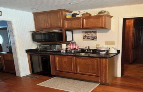 Fayetteville Casa | Home For The Holidays.