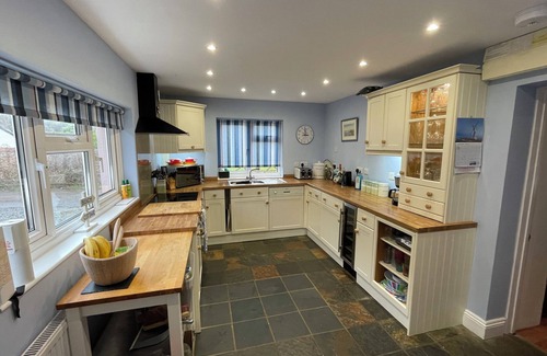 Nolton Cabaña | 'Home From Home' 3-bedroom cottage in Nolton Haven