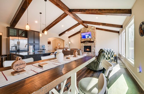 Roaring River Casa | Home Gym & Fireplace: Roaring River Retreat