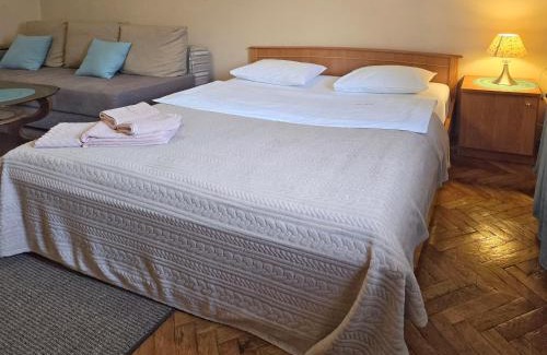 Kyiv Apartamento | Home Hotel Apartments on Lva Tolstogo