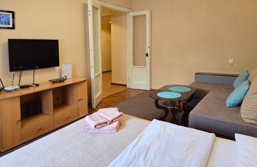 Kyiv Apartamento | Home Hotel Apartments on Lva Tolstogo