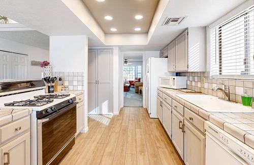 Yuma Casa | Home in a secure neighborhood with pool spa, game room, & fireplace - dogs ok