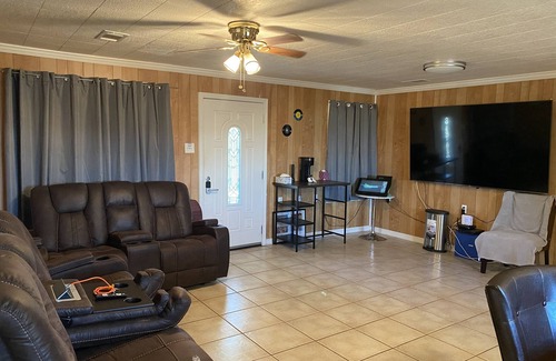 Barataria Casa | Home in Barataria, Relax with the whole family at this peaceful place to stay.