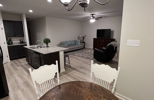 Brusly Casa | Home in Brusly, set up for month plus stays. Contact for discounts.