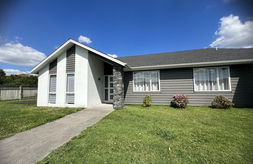 Cambridge Casa | Home in Cambridge with 5 Bedrooms