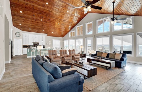Canyon Lake Casa | Home in Canyon Lake Family Friendly Beautiful View Pool and Hot Tub