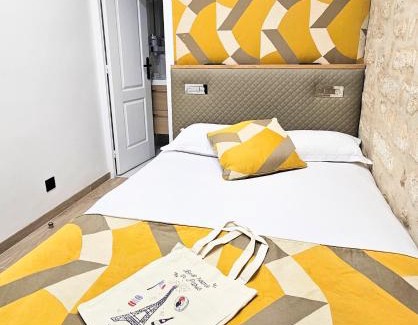 Quartier Sainte-Avoye Apartamento | Home in Paris Chatelet great apt for 6px