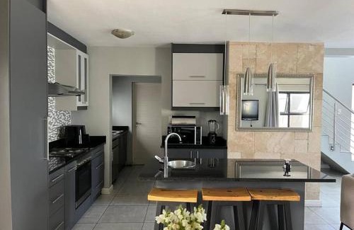 Bloubergstrand Casa | Home in Parklands East