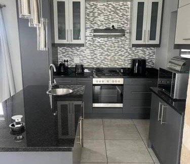 Bloubergstrand Casa | Home in Parklands East