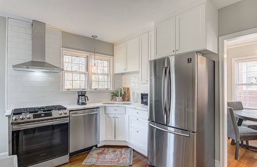 Lindley Park Casa | Home in sought after centrally located Lindley Park neighborhood.
