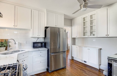Lindley Park Casa | Home in sought after centrally located Lindley Park neighborhood.
