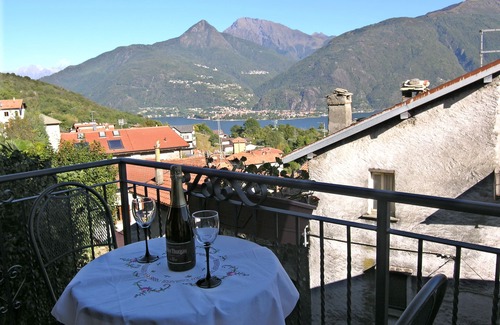Santa Maria - Rezzonico Apartamento | casa María separar apartamento con vista al lago