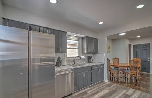 Hammond Casa | Home Near BP Refinery-Whiting