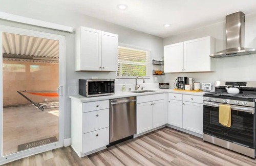 San Bernardino Casa | Home near Casino/NosCenter/Hospital/Glen Helen!