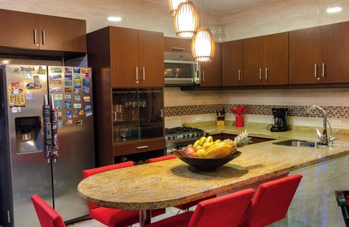 Cali Casa | Home near Chipichape Jacuzzi.Sauna.Turkish bath