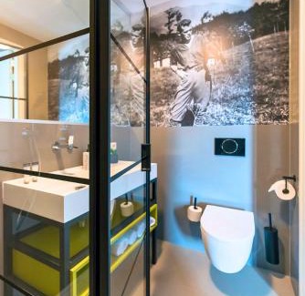 Centrum Apartamento | Home Near City Center - New Bathroom & Hotel Bed