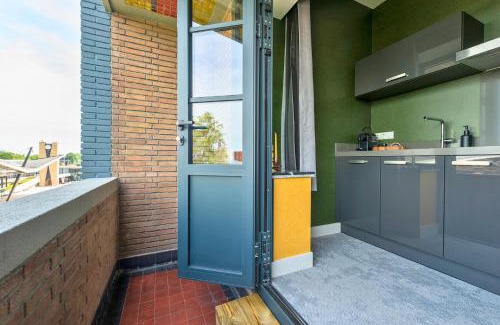 Centrum Apartamento | Home Near City Center - New Bathroom & Hotel Bed