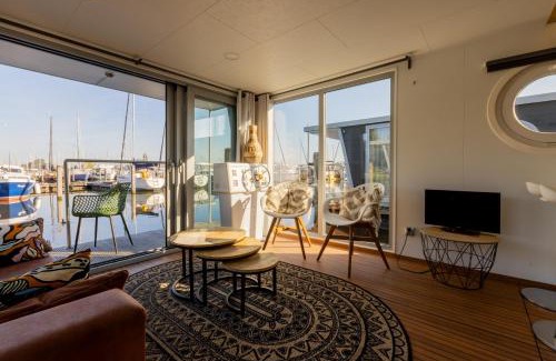 Dinteloord Alquiler De Eote | Home of the Houseboat - Zen