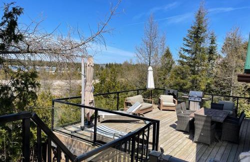 Northern Bruce Peninsula Casa | Home of the Living Sunset