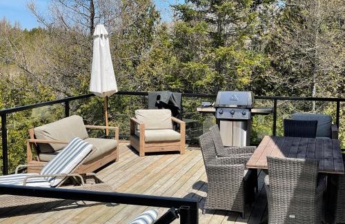 Northern Bruce Peninsula Casa | Home of the Living Sunset