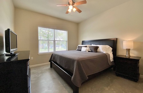 Liberty Hill Casa | Home on the Grange - Downtown Liberty Hill