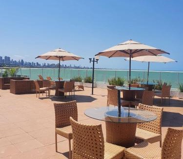 Cabo Branco Apartamento | Home service na praia de Cabo Branco