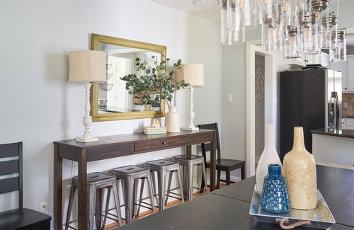 Greensboro Casa | House Sleep 20 cerca del centro de Greensboro, Aquatic Center, Coliseum, Furniture Mkt