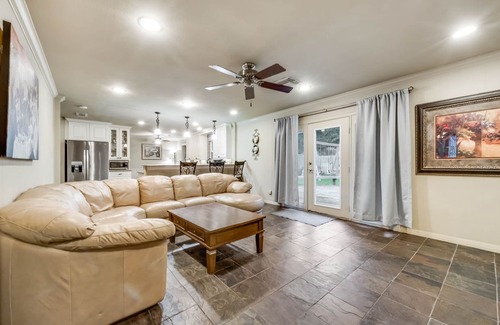 Braeburn Casa | ⭐️⭐️⭐️⭐️⭐️Home💦SPA Pool Art❤️MD^Anderson TMC NRG HBU