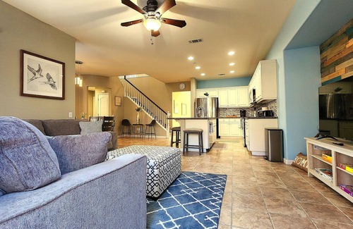 Turlock Casa | Home Sweet Home - Spacious Modern Home in Turlock
