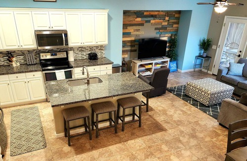 Turlock Casa | Home Sweet Home - Spacious Modern Home in Turlock