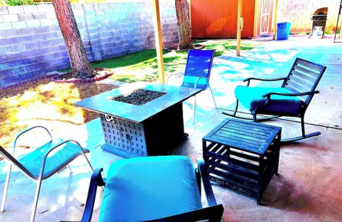 Sunrise Manor Casa | Home Sweet Home with 8bds, 8 mins from Freemont St