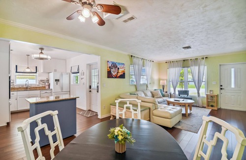 Clearwater Casa | Home Sweet Home: Your Coastal Haven minutes from Dunedin & Clearwater Beach!