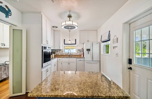 Clearwater Casa | Home Sweet Home: Your Coastal Haven minutes from Dunedin & Clearwater Beach!