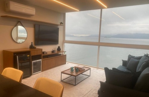 Mambucaba Apartamento | Home Sweet Sea. Beachfront Retreat: Luxury, Comfort and Exclusive SPA