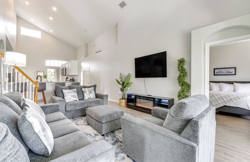 Davenport Casa | Home w/ 2 Living Spaces, Games, Pool: 11 Mi to WDW