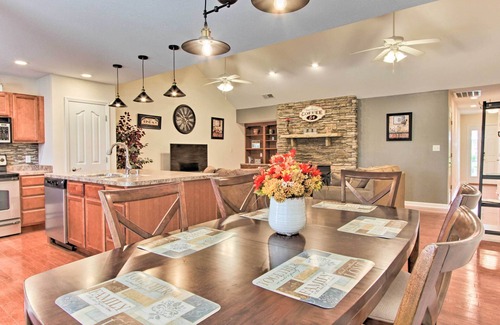 Pigeon Forge Cabaña | ¡NUEVO! Pigeon Forge Home w / Pool, 2 millas a la isla!