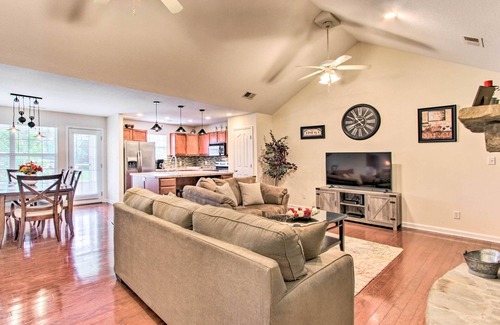 Pigeon Forge Cabaña | ¡NUEVO! Pigeon Forge Home w / Pool, 2 millas a la isla!